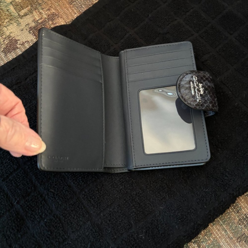 Coach Wallet w/Snakeskin accents - Picture 6 of 12